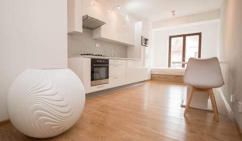 Mieten 3-Zimmer-Wohnung, 3-Zimmer-Wohnung, Mäsiarska, Košice - Staré M