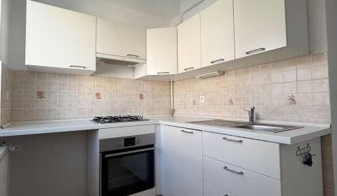 Kaufen 1-Zimmer-Wohnung, 1-Zimmer-Wohnung, Trenčianska, Bratislava - R