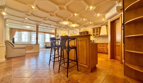 Mieten 4-Zimmer-Wohnung, 4-Zimmer-Wohnung, Zámocká, Bratislava - Staré