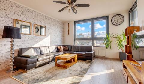 Kaufen 3-Zimmer-Wohnung, 3-Zimmer-Wohnung, Plynárenská, Bratislava - R