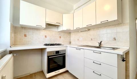 Kaufen 1-Zimmer-Wohnung, 1-Zimmer-Wohnung, Trenčianska, Bratislava - R