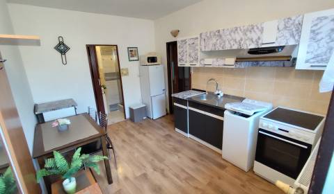 Mieten 1-Zimmer-Wohnung, 1-Zimmer-Wohnung, Nové Zámky, Slowakei