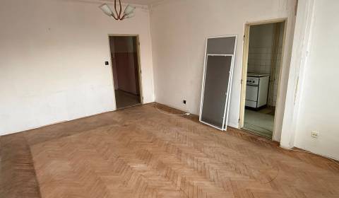 Kaufen 4-Zimmer-Wohnung, 4-Zimmer-Wohnung, Martinčekova, Bratislava - 