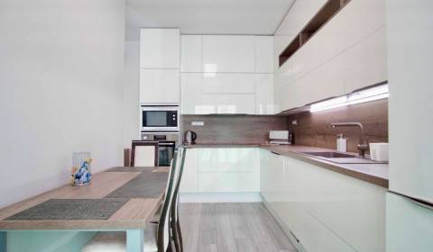 Kaufen 3-Zimmer-Wohnung, 3-Zimmer-Wohnung, Nové Zámky, Slowakei