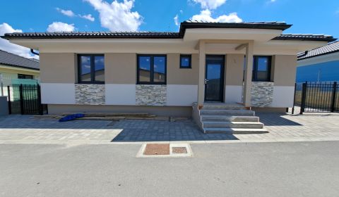 Kaufen Einfamilienhaus, Einfamilienhaus, Veľký Lapáš, Nitra, Slowakei