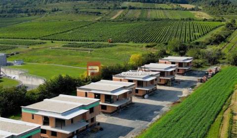 Kaufen 4-Zimmer-Wohnung, 4-Zimmer-Wohnung, Pezinok, Slowakei