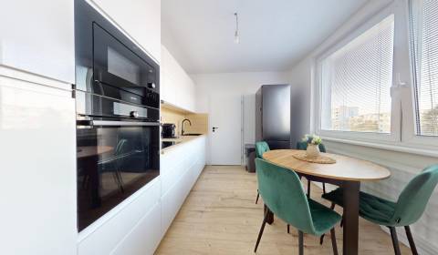 Kaufen 3-Zimmer-Wohnung, 3-Zimmer-Wohnung, Tribečská, Topoľčany, Slowa