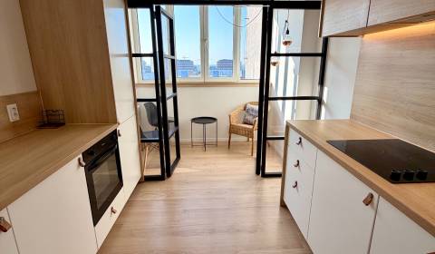 Kaufen 3-Zimmer-Wohnung, 3-Zimmer-Wohnung, Ľubovnianska, Bratislava - 