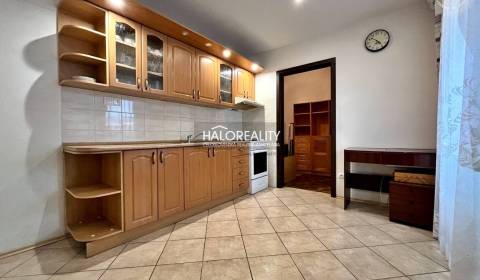 Kaufen 3-Zimmer-Wohnung, Levice, Slowakei