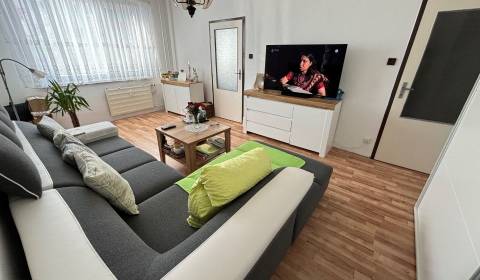 Kaufen 3-Zimmer-Wohnung, 3-Zimmer-Wohnung, J.Kráľa, Partizánske, Slowa