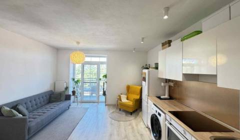 Mieten 2-Zimmer-Wohnung, 2-Zimmer-Wohnung, Nové Zámky, Nové Zámky, Slo