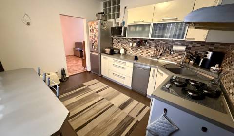 Kaufen 3-Zimmer-Wohnung, 3-Zimmer-Wohnung, Krušovská, Topoľčany, Slowa