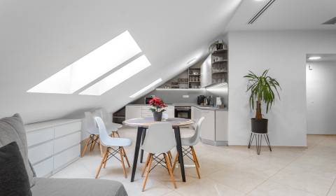 Kaufen 2-Zimmer-Wohnung, 2-Zimmer-Wohnung, Námestie 1.mája, Bratislava