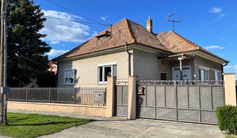 Gemütliches 3-Zimmer-Haus mit großem Garten in Čierny Brod