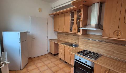 Mieten 3-Zimmer-Wohnung, 3-Zimmer-Wohnung, M.R.Štefánika, Nové Zámky, 