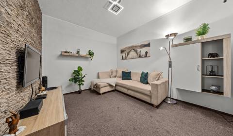 BA/DÚBRAVKA – Verkauf1,5-Zimmer-Wohnung mit separatem Schlafzimmer 