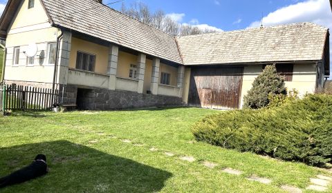 Charmantes Einfamilienhaus mit großem Grundstück in Iviny