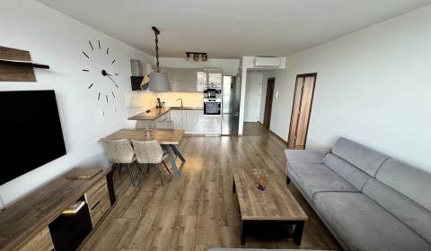 Kaufen 2-Zimmer-Wohnung, 2-Zimmer-Wohnung, Jarabínkova, Bratislava - R