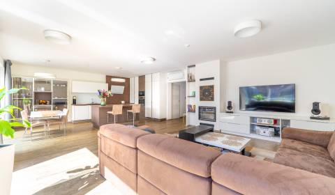 Kaufen Einfamilienhaus, Einfamilienhaus, Bratislava - Nové Mesto, Slow