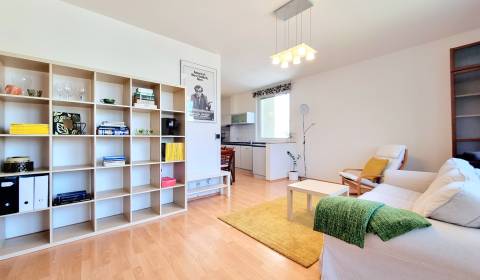 Mieten 3-Zimmer-Wohnung, 3-Zimmer-Wohnung, Námestie sv. Františka, Bra