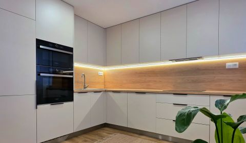 Kaufen 3-Zimmer-Wohnung, 3-Zimmer-Wohnung, Palárikova, Košice - Juh, S