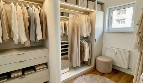 Kaufen 4-Zimmer-Wohnung, 4-Zimmer-Wohnung, Krížna, Bratislava - Staré 