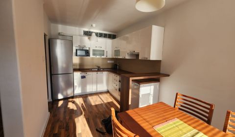 Mieten 3-Zimmer-Wohnung, 3-Zimmer-Wohnung, Gejzu Dusíka, Trnava, Slowa