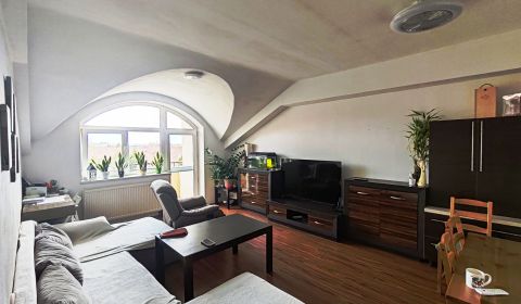 Kaufen 3-Zimmer-Wohnung, 3-Zimmer-Wohnung, Duklianskych hrdinov, Vrano