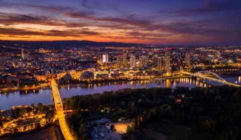 Mieten 5+ Zimmer-Wohnung, 5+ Zimmer-Wohnung, Bratislava - Staré Mesto,