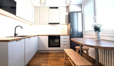 Kaufen 4-Zimmer-Wohnung, 4-Zimmer-Wohnung, Bratislava - Dúbravka, Slow