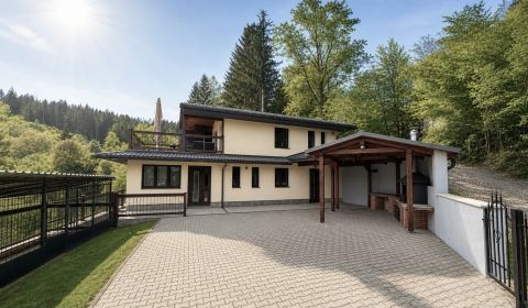 Modernes Einfamilienhaus in Svederník mit Naturblick