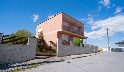 Kaufen Einfamilienhaus, Einfamilienhaus, B.Tablica, Krupina, Slowakei