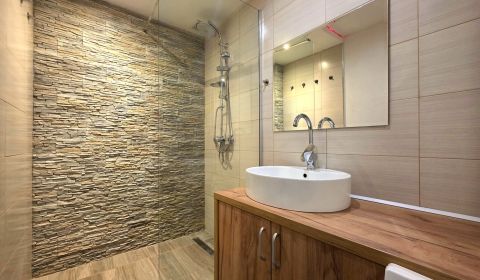 Kaufen 3-Zimmer-Wohnung, 3-Zimmer-Wohnung, Družby, Banská Bystrica, Sl