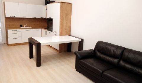 Mieten 3-Zimmer-Wohnung, 3-Zimmer-Wohnung, Jeruzalemská, Trnava, Slowa