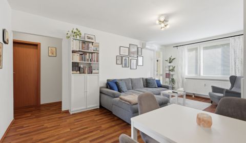 Kaufen 3-Zimmer-Wohnung, 3-Zimmer-Wohnung, Námestie SNP, Dunajská Stre