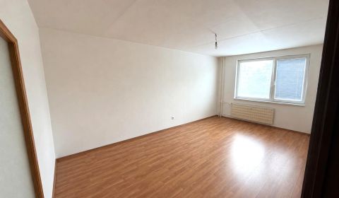 Geräumige 3-Zimmer-Wohnung in Šurany mit Balkon