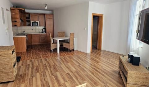 Kaufen 3-Zimmer-Wohnung, 3-Zimmer-Wohnung, Zámocká, Bratislava - Staré