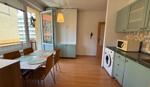Mieten 1-Zimmer-Wohnung, 1-Zimmer-Wohnung, Štefániková, Zvolen, Slowak