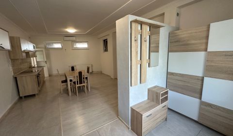 Mieten 3-Zimmer-Wohnung, 3-Zimmer-Wohnung, Odborárov, Komárno, Slowake