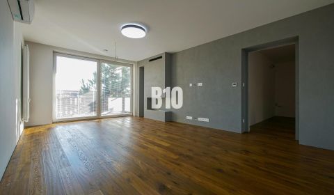 Kaufen 4-Zimmer-Wohnung, 4-Zimmer-Wohnung, Trenčín, Slowakei
