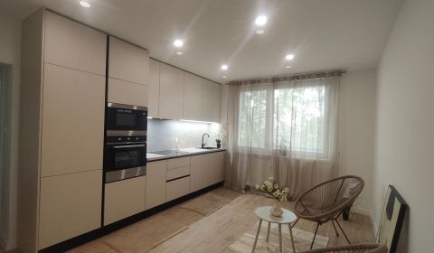 Kaufen 4-Zimmer-Wohnung, 4-Zimmer-Wohnung, Exnárova, Bratislava - Ruži