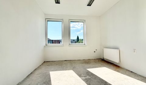 Lager und Hallen, Štrková, zu vermieten, Žilina, Slowakei
