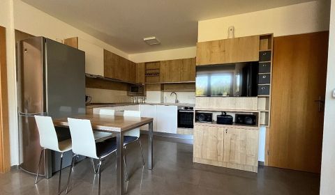 Kaufen 3-Zimmer-Wohnung, 3-Zimmer-Wohnung, Banská Bystrica, Slowakei