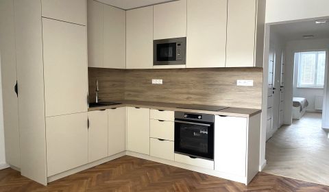 Kaufen 3-Zimmer-Wohnung, 3-Zimmer-Wohnung, Medená, Bratislava - Staré 