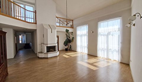 Mieten 5+ Zimmer-Wohnung, 5+ Zimmer-Wohnung, Leškova, Bratislava - Sta