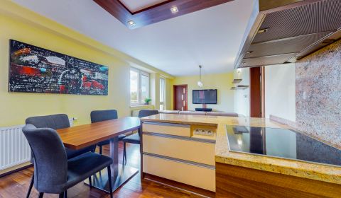 Kaufen 3-Zimmer-Wohnung, 3-Zimmer-Wohnung, Bakossova, Banská Bystrica,