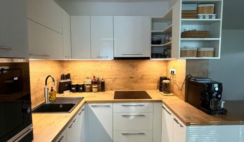 Kaufen 4-Zimmer-Wohnung, 4-Zimmer-Wohnung, Čerín 96, Banská Bystrica, 