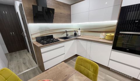 Kaufen 3-Zimmer-Wohnung, 3-Zimmer-Wohnung, Žiar nad Hronom, Slowakei