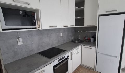 Mieten 3-Zimmer-Wohnung, 3-Zimmer-Wohnung, Nábrežná, Nové Zámky, Slowa