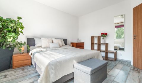 Kaufen 3-Zimmer-Wohnung, 3-Zimmer-Wohnung, Rovniankova, Bratislava - P
